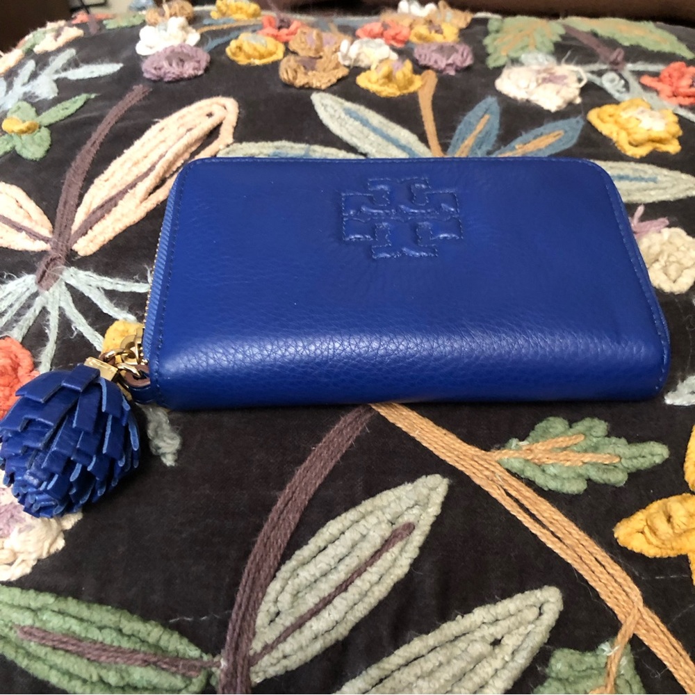 Tory Burch wallet.